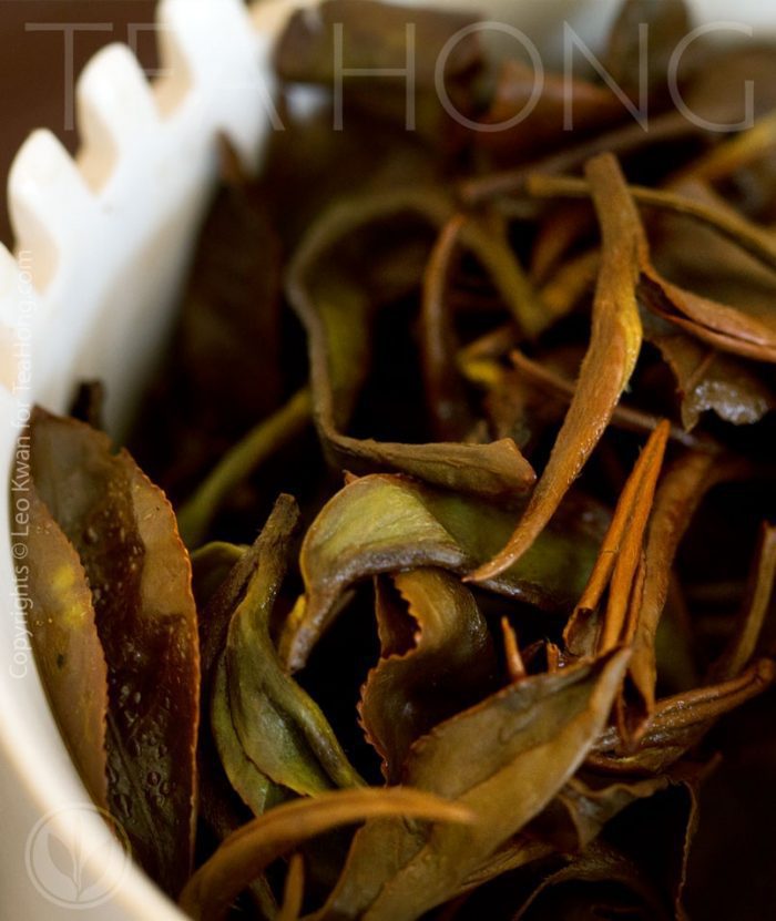 Different from many other teas, sniffing directly from the infused leaves is as enjoyable as the underside of the lid.