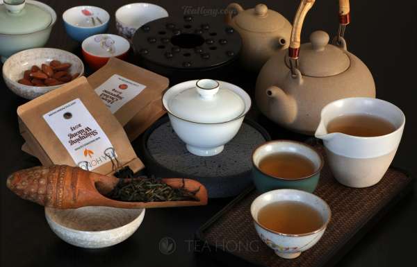 Phoenix oolong in gongfu tea style
