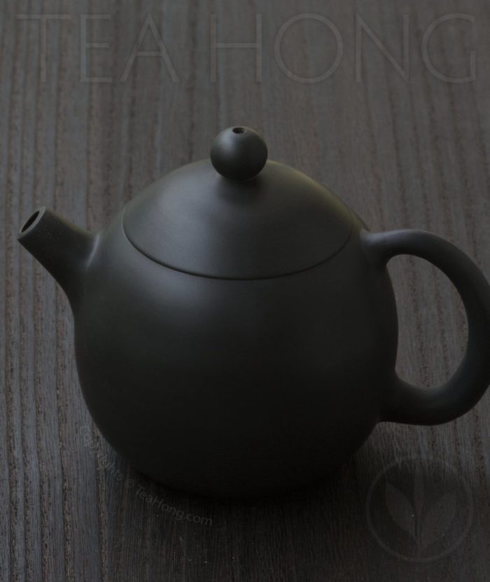 Yunnan Zitao Teapot | Yau Cheng: Dragon Egg — Black, side view