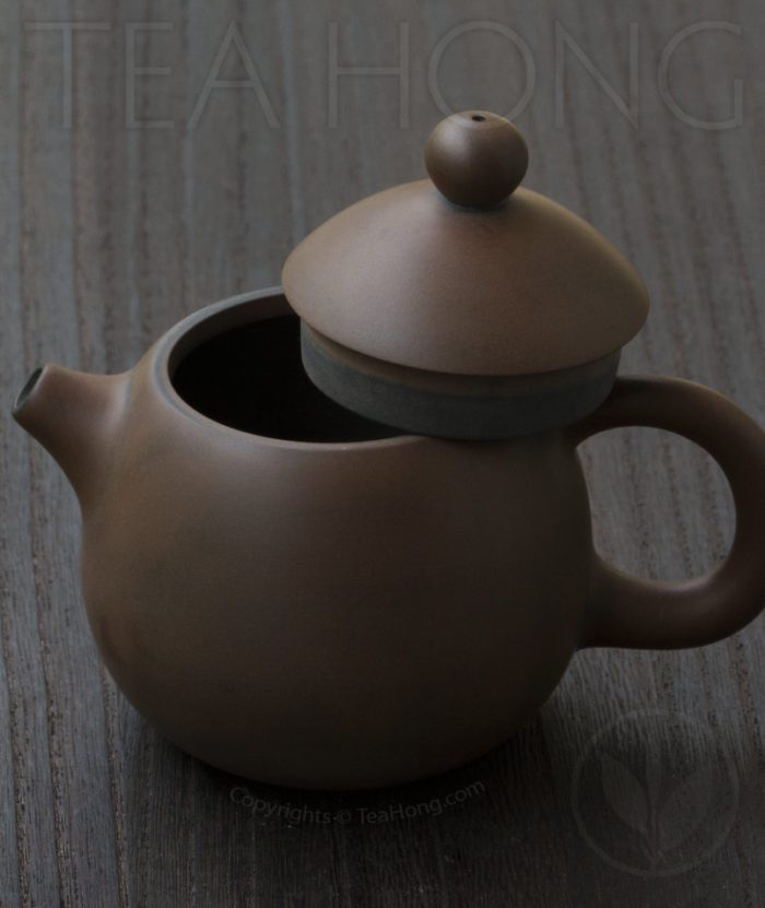 Yunnan Zitao Teapot | Yau Cheng: Dragon Egg — Coffee colour, side view