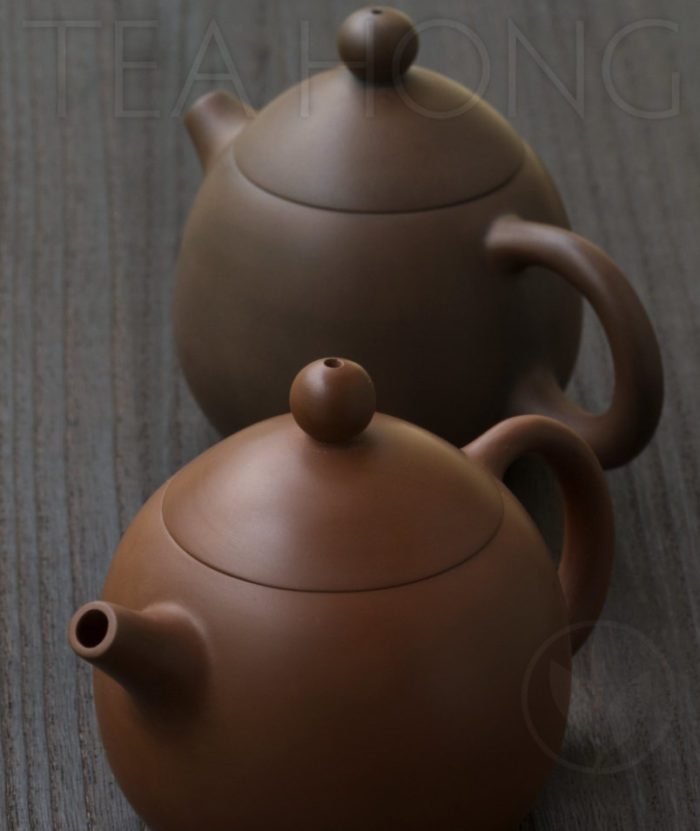 Yunnan Zitao Teapot | Yau Cheng: Dragon Egg — Red, 3 quarter view