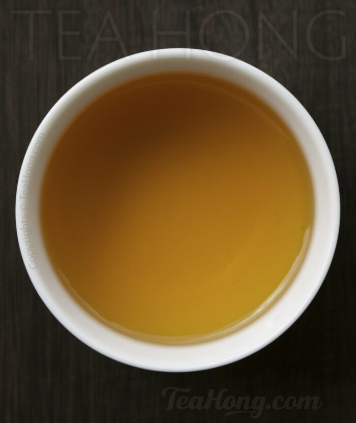 Infusion colour of Honey Concubine Guifei oolong