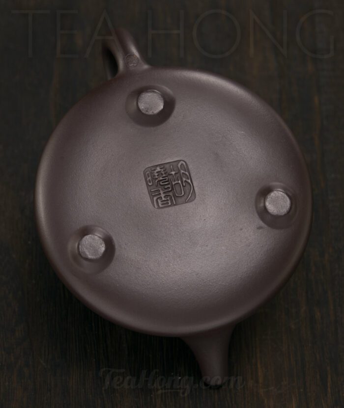 Hu Xiao Xiang: Stone Ladle Yixing teapot: bottom