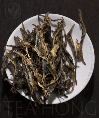Bai Hua Shu maocha, a Pu'er loose leaf shengcha